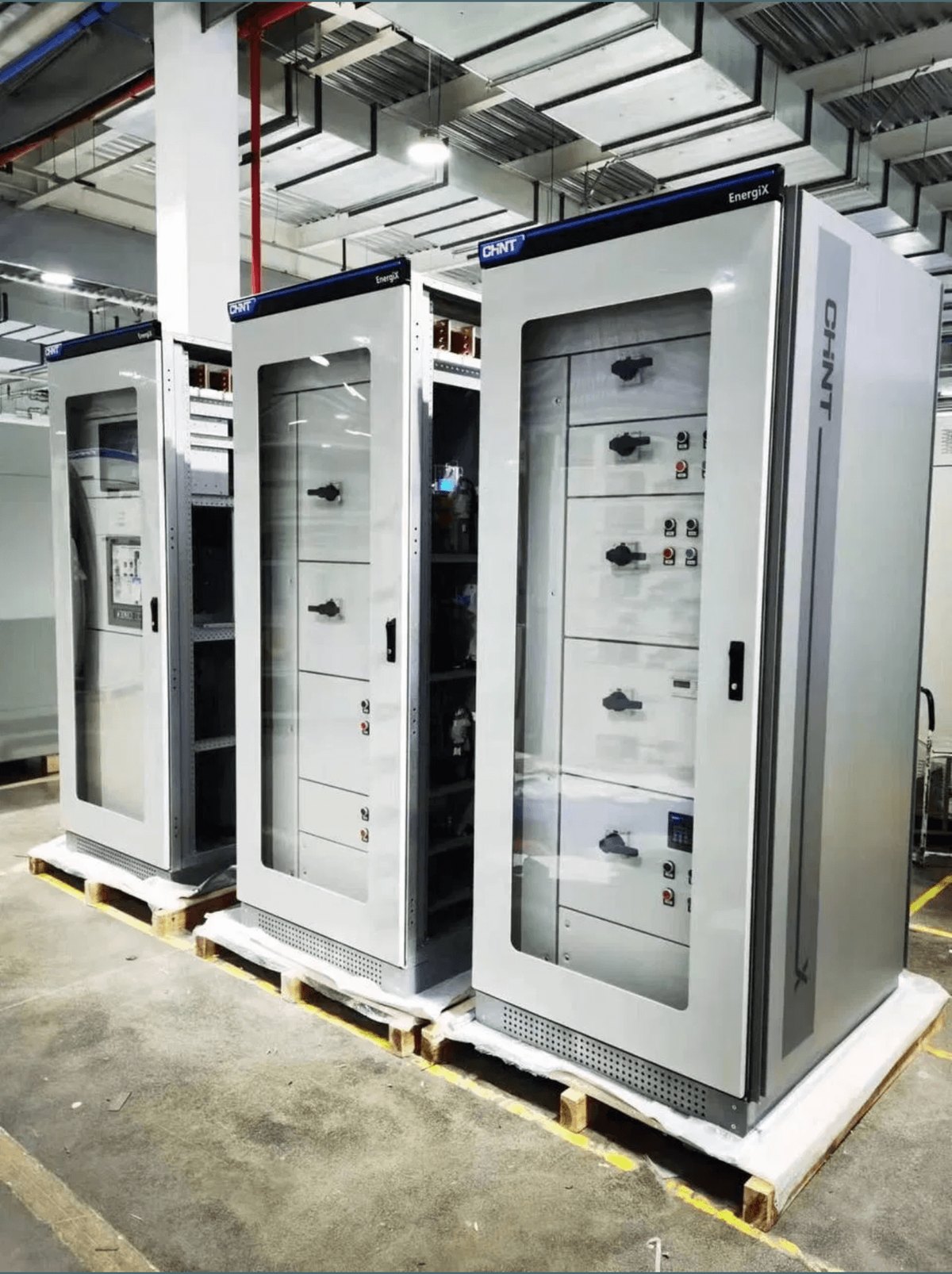 Low voltage switchgear cabinet